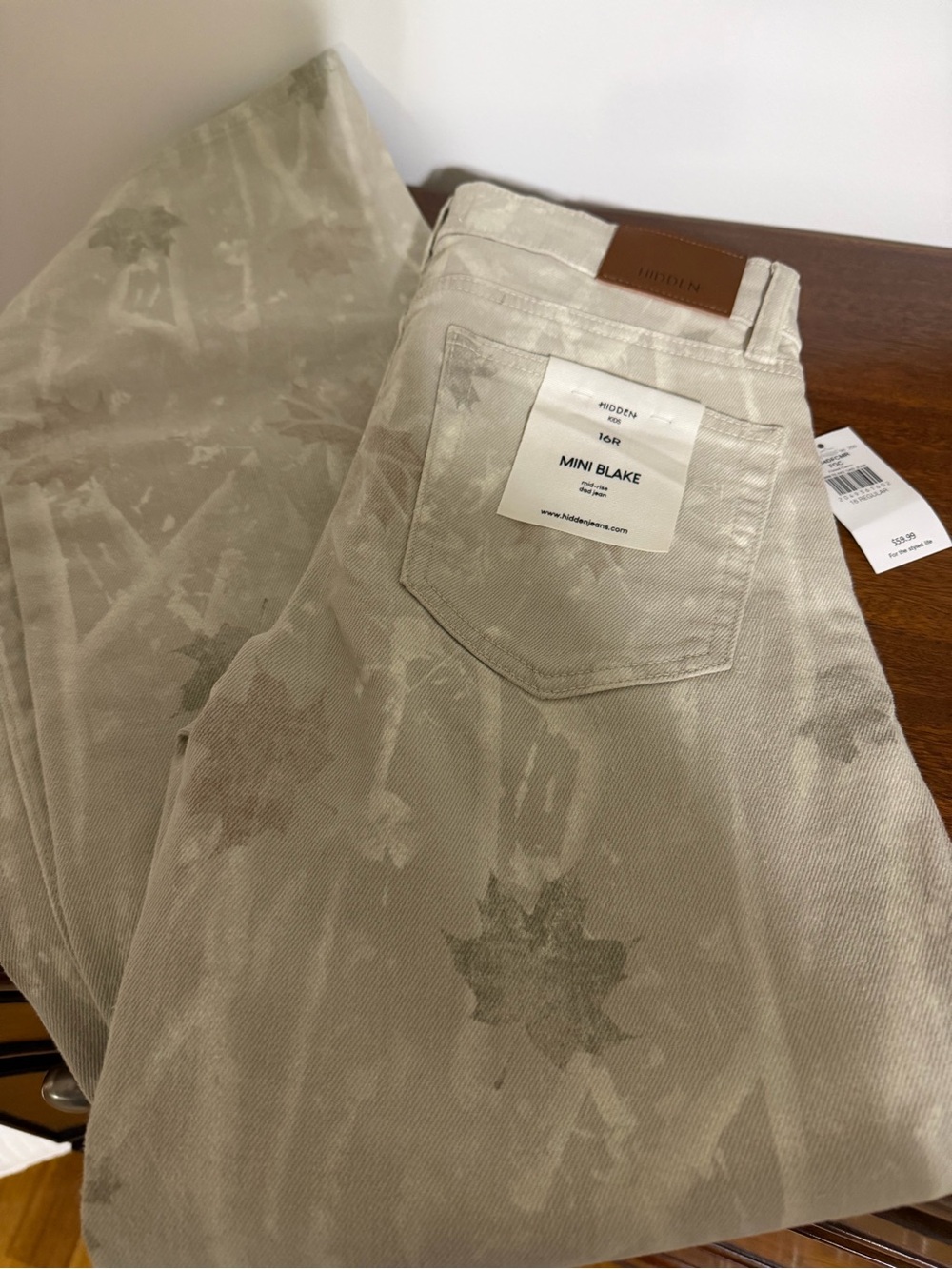 Buckle Mini Blake Girls Straight Jeans in Light Taupe/Cream Camo Wash